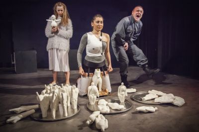 23.04.2016r. Pentezlea / Szymon Szymonowic adaptacja i reżyseria: Helena Radzikowska scenografia: Sylwia Maciejewska muzyka: Natasza Topor, Dariusz Chociej reżyseria świateł: Maciej Iwańczyk 23.04.2016r. Pentezlea / Szymon Szymonowic adaptacja i reżyseria: Helena Radzikowska scenografia: Sylwia Maciejewska muzyka: Natasza Topor, Dariusz Chociej reżyseria świateł: Maciej Iwańczyk